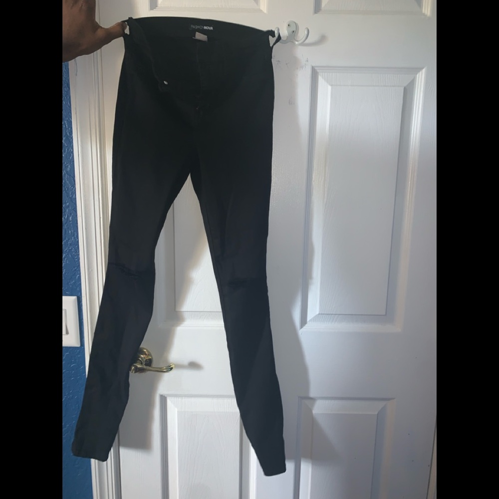 Black high wasted jeans